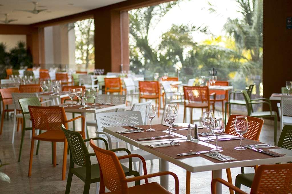 Azul Ixtapa Grand All Inclusive Suites - Spa & Convention Center מסעדה תמונה